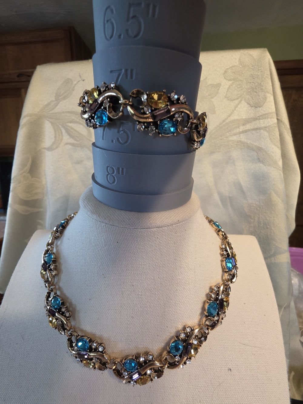 #1431. Gold-Tone Necklace and Bracelet Set with Blue and Yellow Stones